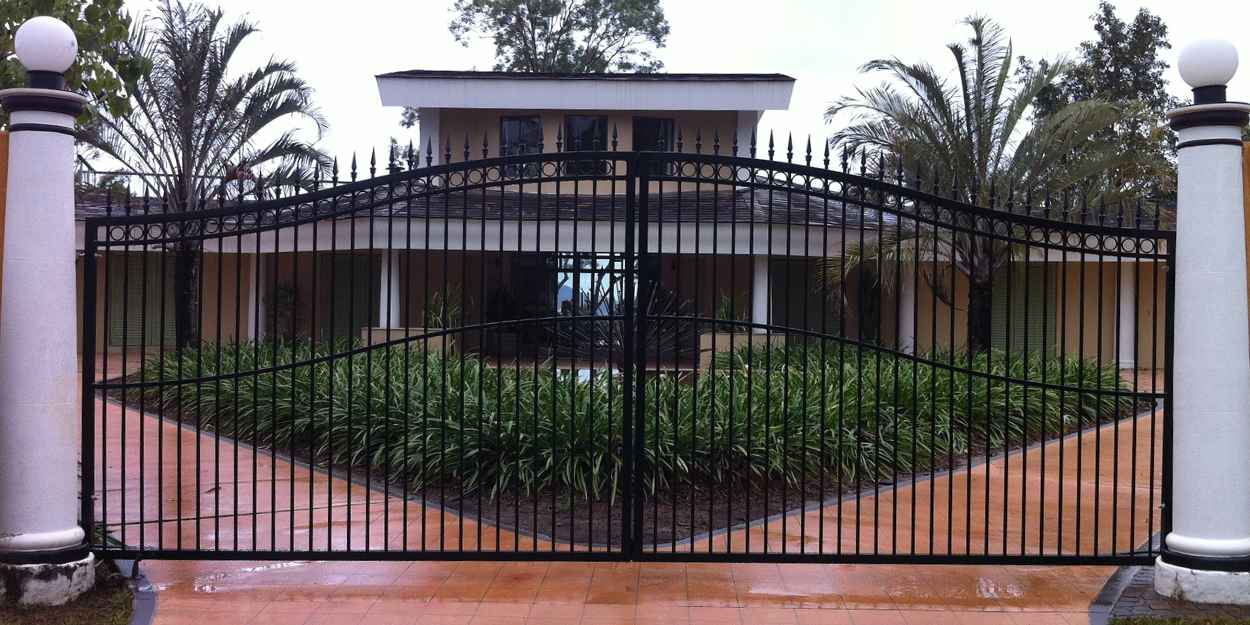 Aluminium Pool Fencing - T Spear