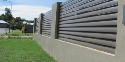 Louvre Screen - Fencing Application